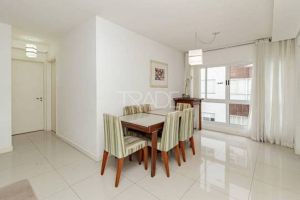Apartamento com 69m², 2 dormitórios, 1 suíte, 1 vaga, no bairro Tristeza em Porto Alegre
