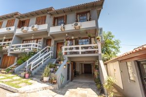Casa em Condomínio com 185m², 3 dormitórios, 1 suíte, 3 vagas, no bairro Tristeza em Porto Alegre