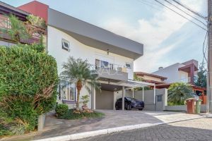 Casa em Condomínio com 222m², 3 dormitórios, 3 suítes, 2 vagas, no bairro Hípica em Porto Alegre