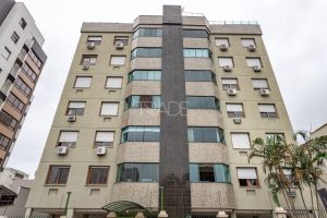Cobertura com 213m², 3 dormitórios, 1 suíte, 1 vaga, no bairro Tristeza em Porto Alegre