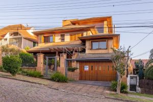 Casa com 498m², 4 dormitórios, 4 suítes, 4 vagas, no bairro Ipanema em Porto Alegre