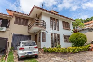 Casa em Condomínio com 141m², 3 dormitórios, 1 suíte, 2 vagas, no bairro Tristeza em Porto Alegre