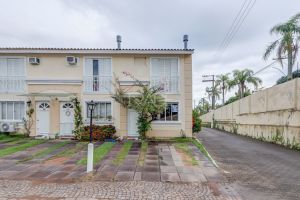 Casa em Condomínio com 79m², 2 dormitórios, 1 suíte, 1 vaga, no bairro Cavalhada em Porto Alegre