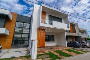 Casa em Condomínio com 136m², 3 dormitórios, 1 suíte, 2 vagas, no bairro Ipanema em Porto Alegre