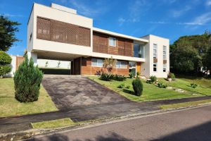 Casa em Condomínio com 309m², 4 dormitórios, 2 suítes, 4 vagas, no bairro Alphaville em Porto Alegre
