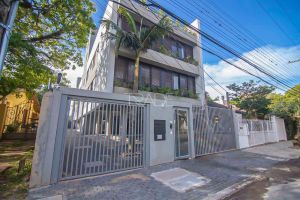 Apartamento com 66m², 2 dormitórios, 1 suíte, 2 vagas, no bairro Tristeza em Porto Alegre