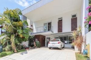 Casa em Condomínio com 286m², 3 dormitórios, 2 suítes, 2 vagas, no bairro Hípica em Porto Alegre