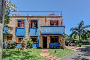 Casa em Condomínio com 148m², 3 dormitórios, 1 suíte, 4 vagas, no bairro Vila Nova em Porto Alegre