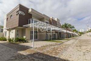 Casa em Condomínio com 155m², 3 dormitórios, 1 suíte, 2 vagas, no bairro Vila Nova em Porto Alegre
