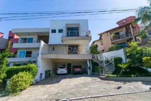 Casa em Condomínio com 255m², 3 dormitórios, 3 suítes, 3 vagas, no bairro Hípica em Porto Alegre