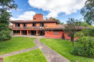 Casa em Condomínio com 486m², 4 dormitórios, 2 suítes, 5 vagas, no bairro Cavalhada em Porto Alegre