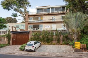 Apartamento com 448m², 4 dormitórios, 4 suítes, 4 vagas, no bairro Vila Assunção em Porto Alegre