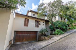 Casa em Condomínio com 342m², 4 dormitórios, 1 suíte, 4 vagas, no bairro Jardim Isabel em Porto Alegre