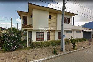 Casa com 112m², 3 dormitórios, 1 suíte, 2 vagas, no bairro Hípica em Porto Alegre