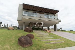 Casa em Condomínio com 294m², 3 dormitórios, 3 suítes, 4 vagas, no bairro Alphaville em Porto Alegre